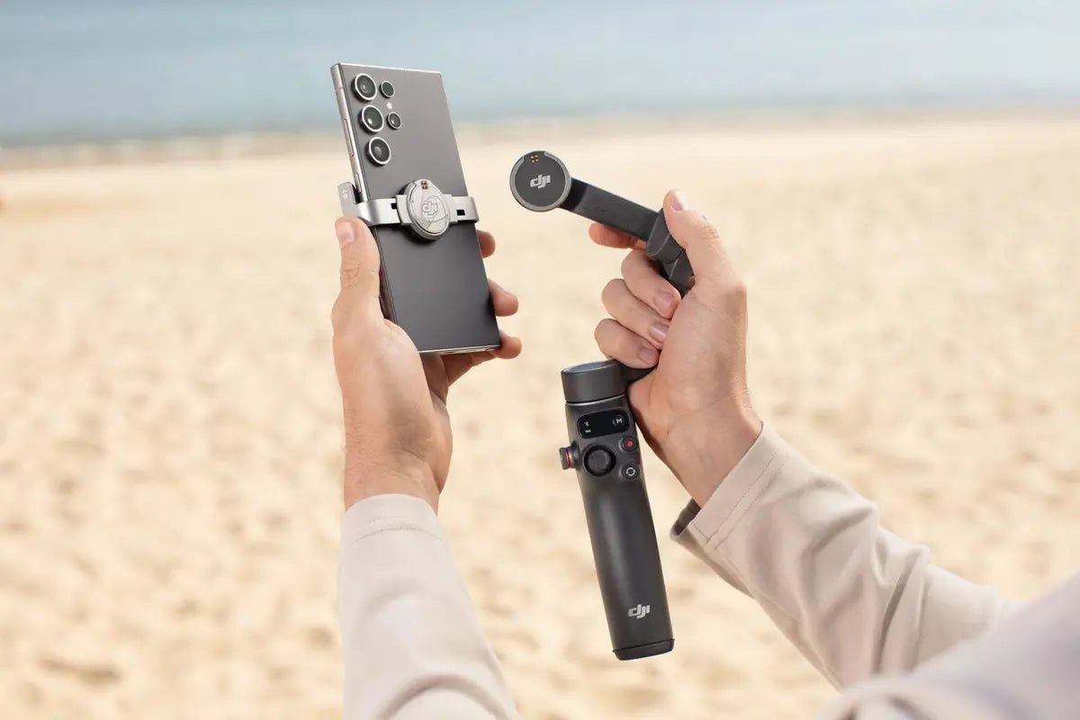 Abrazadera magnética para teléfono DJI OM 7 instalada en un estabilizador para grabar con smartphone