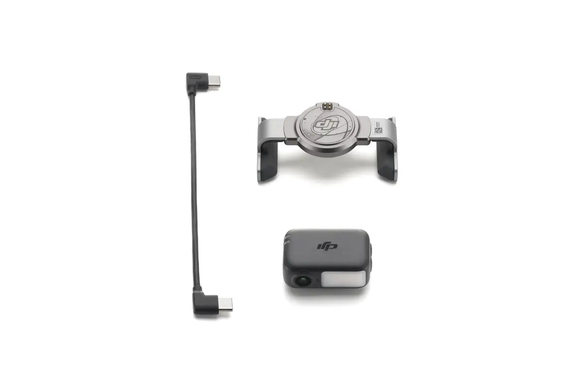 Módulo multifuncional DJI OM 8 con accesorios para seguimiento, audio y control durante la grabación