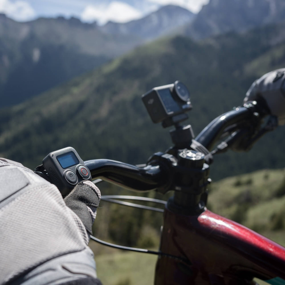 DJI Osmo Action 4 para grabar ciclismo, deportes y aventuras al aire libre con video estable en 4K