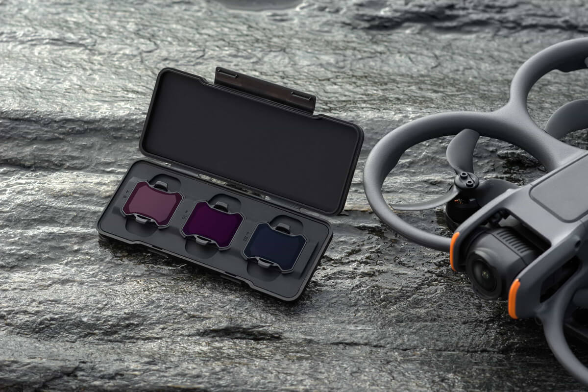 Filtros ND DJI Avata 2 en su estuche para grabaciones FPV en exteriores con diferentes condiciones de luz