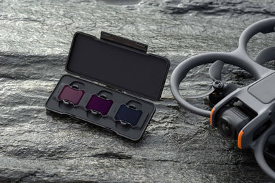 Filtros ND DJI Avata 2 en su estuche para grabaciones FPV en exteriores con diferentes condiciones de luz