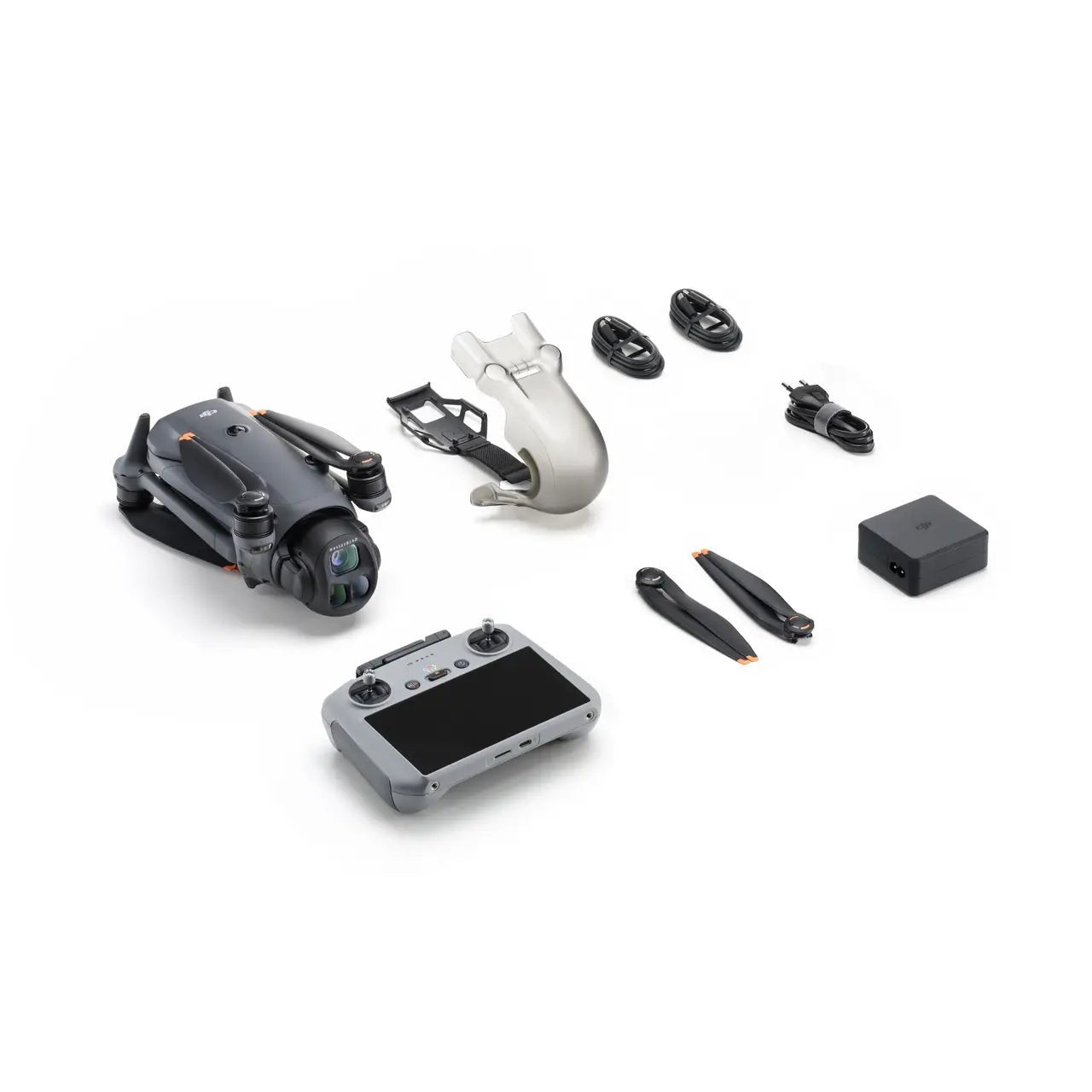 DJI Mavic 4 Pro Fly More Combo con control remoto, baterías y accesorios para vuelos prolongados
