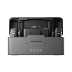 DJI Mic 2 con estuche de carga para guardar y cargar transmisores y receptor