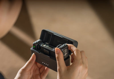 DJI Mic 2 compacto y fácil de instalar para grabar audio inalámbrico en diferentes situaciones