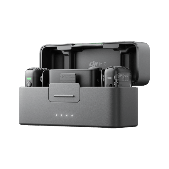 Estuche abierto DJI Mic 3 con sistema de micrófono inalámbrico listo para usar