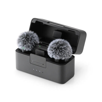 DJI Mic Mini con estuche de carga y paravientos para grabar audio claro en diferentes entornos