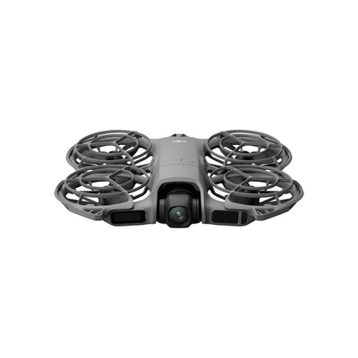 Vista frontal del DJI Neo 2, drone ligero y portátil con cámara para grabación aérea