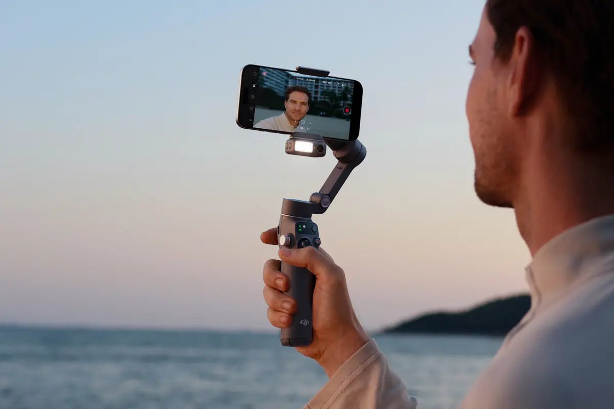 Kit de seguimiento DJI OM 7 para grabar con smartphone y mantener al sujeto dentro del encuadre