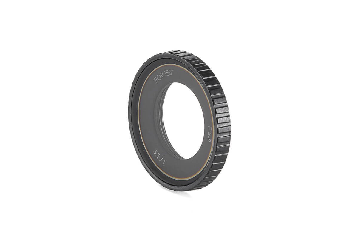 Detalle de la cubierta de vidrio del objetivo para DJI Osmo Action 4 con diseño compacto