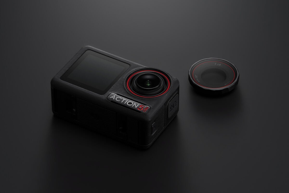 DJI Osmo Action 5 Pro con cubierta de vidrio para proteger el objetivo contra golpes y rayones