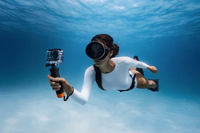 DJI Osmo Action 6 con carcasa impermeable para fotografía y video durante buceo y actividades acuáticas