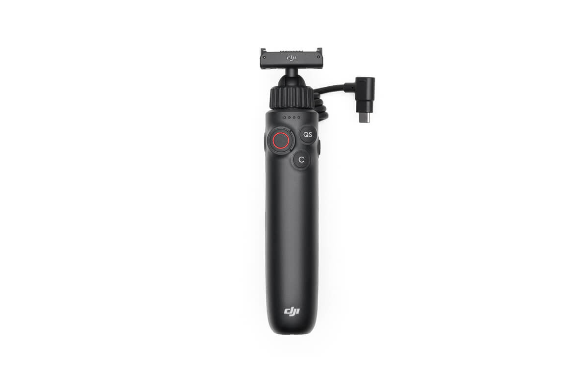 Empuñadura de carga multifuncional DJI Osmo Action con cámara instalada para grabación portátil