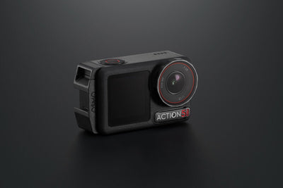DJI Osmo Action con montura de zapata para ampliar las opciones de accesorios durante la grabación