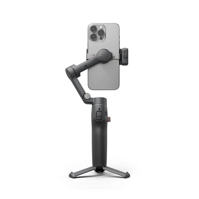 Vista lateral del DJI Osmo Mobile 8, estabilizador compacto para grabación con smartphone